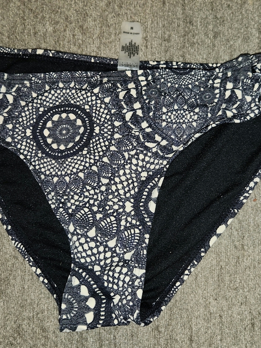 Tinibikini Crochet-Pattern Bikini Bottoms in Grey and Cream Size Medium